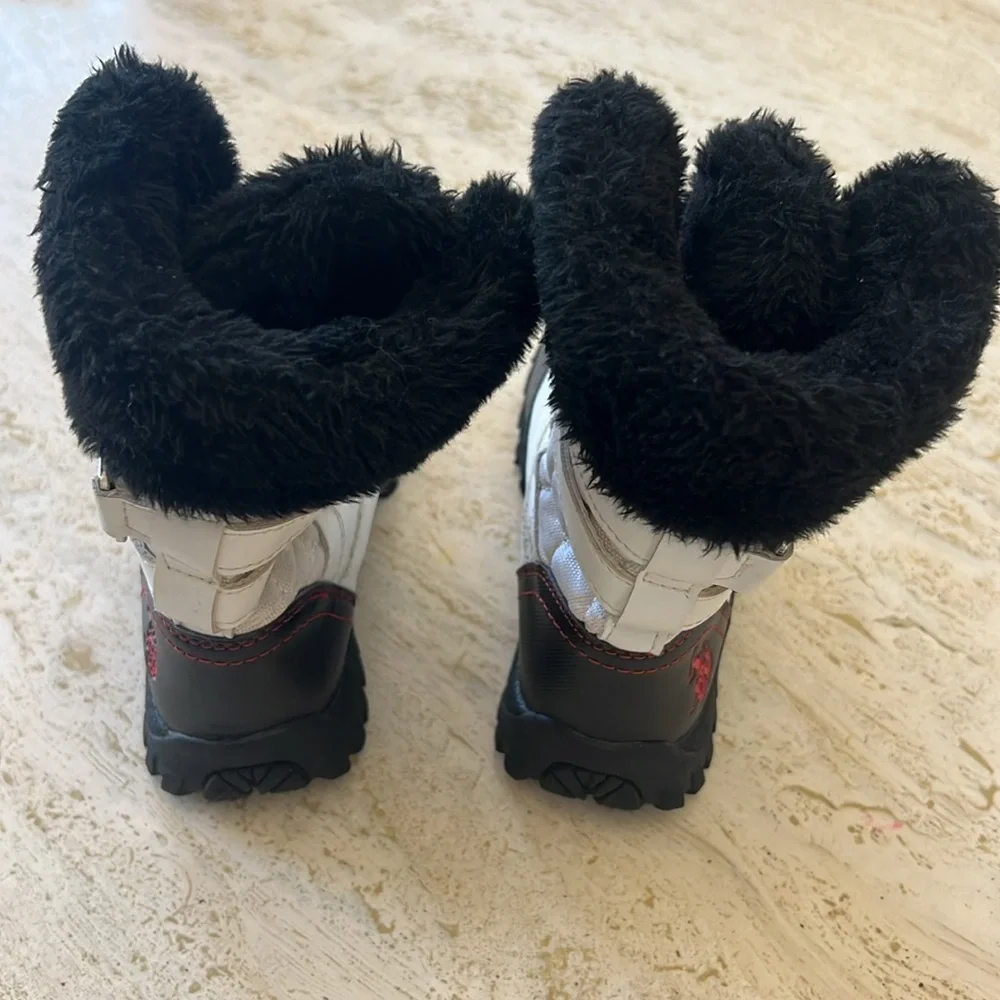U.S. POLO ASSN. snow boots little kid size 11
